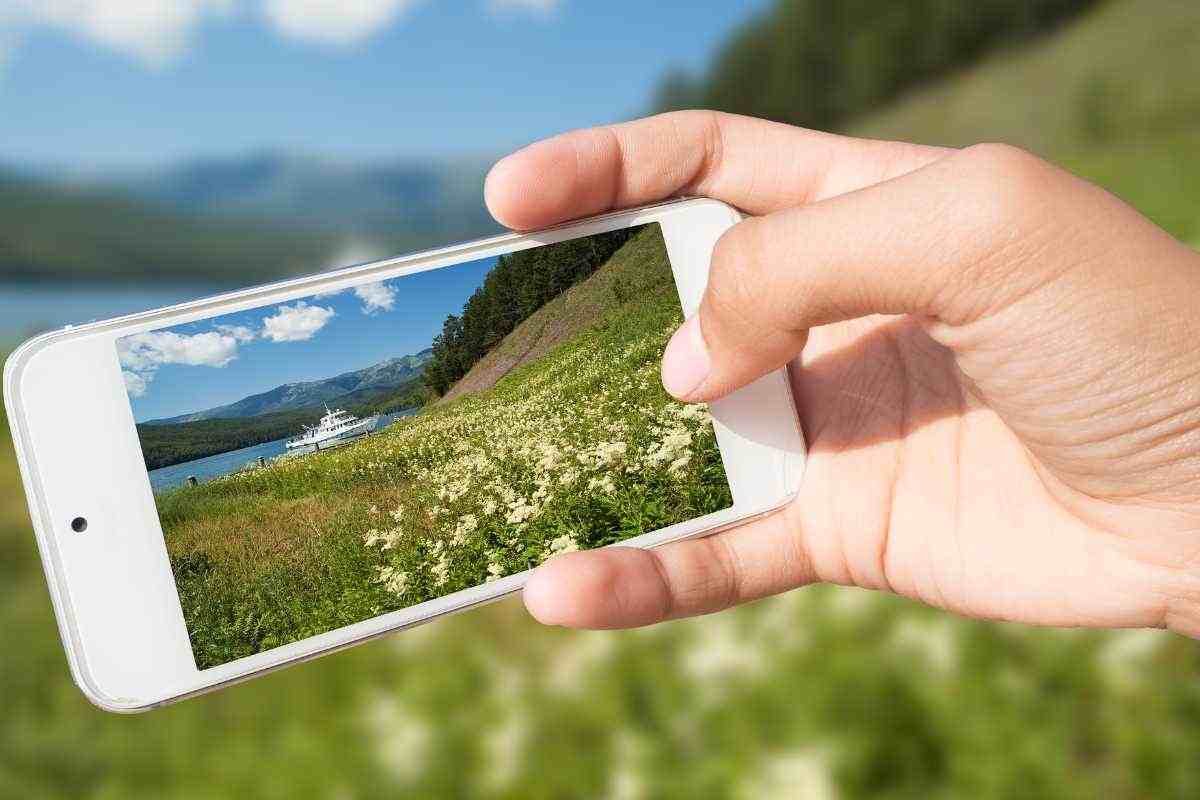 smartphone che fotografa