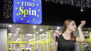 La catena di supermercati Eurospin offre una gamma di profumi